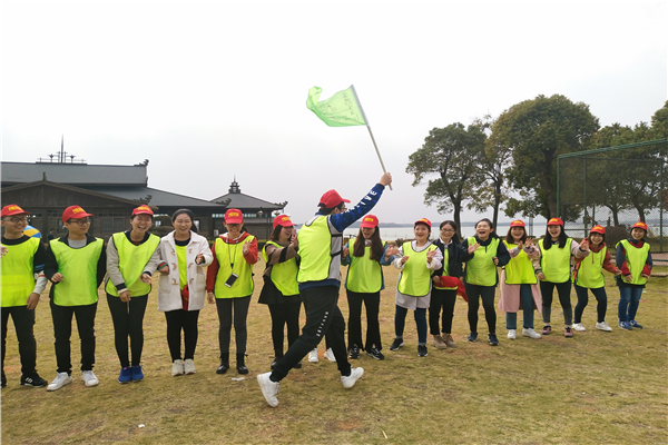 三三易通集团梁湖龙湾团建活动