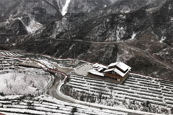 武汉爱飞客与中航通飞神农架滑雪拓展