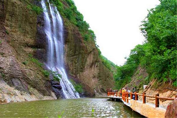 武汉到安微旅游，安微三河古镇，安徽大别山石窟